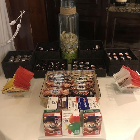 A Casa Canut Hotel Gastronomic Les Escaldes Exterior foto A selection of Swiss International's inflight snacks