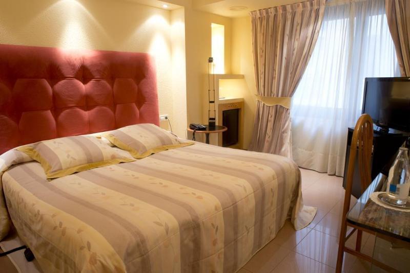 A Casa Canut Hotel Gastronomic Les Escaldes Exterior foto A room at the hotel