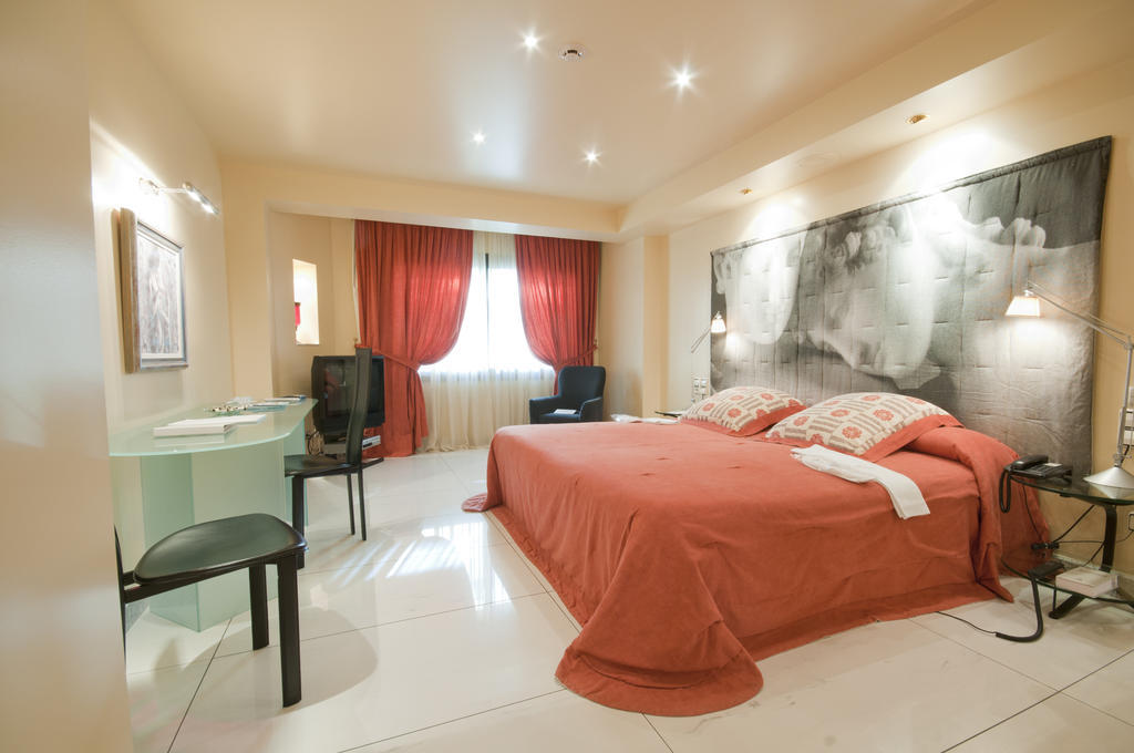 A Casa Canut Hotel Gastronomic Les Escaldes Exterior foto A room at the hotel